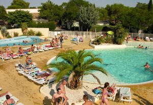 Camping gard avec piscine : nos deux espaces aquatiques