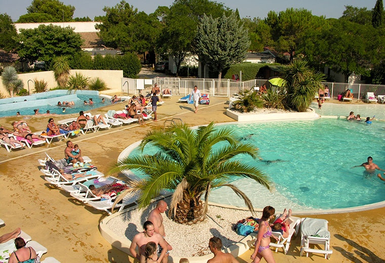 Camping gard (30) avec piscine Les Amandiers : nos deux espaces aquatiques