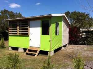 Camping Gard Les Amandiers : Mobil home Tithome Exterieur