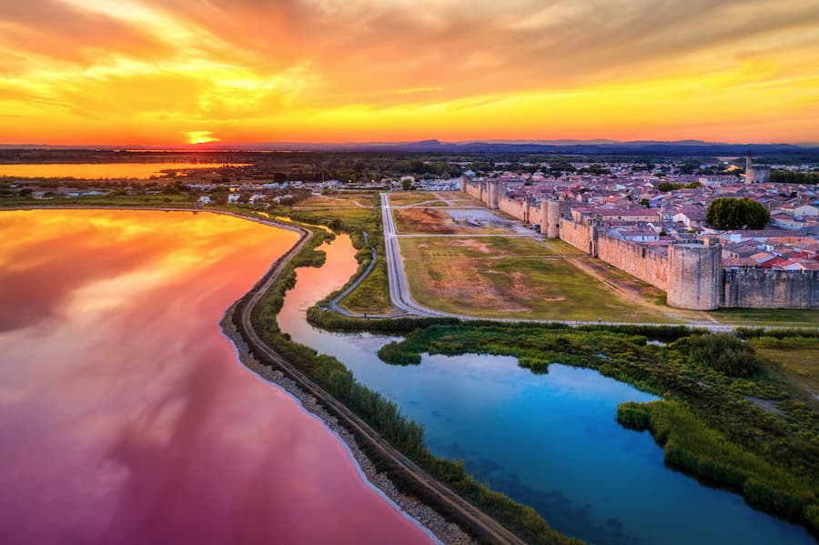Ville d'Aigues-Mortes - Camping Les Amandiers en Camargue